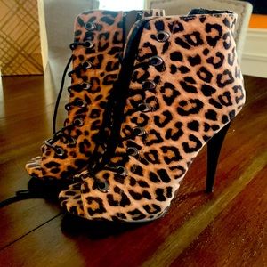 Leopard print tie up heels open toe heels! Cute with jeans or with a dress!
